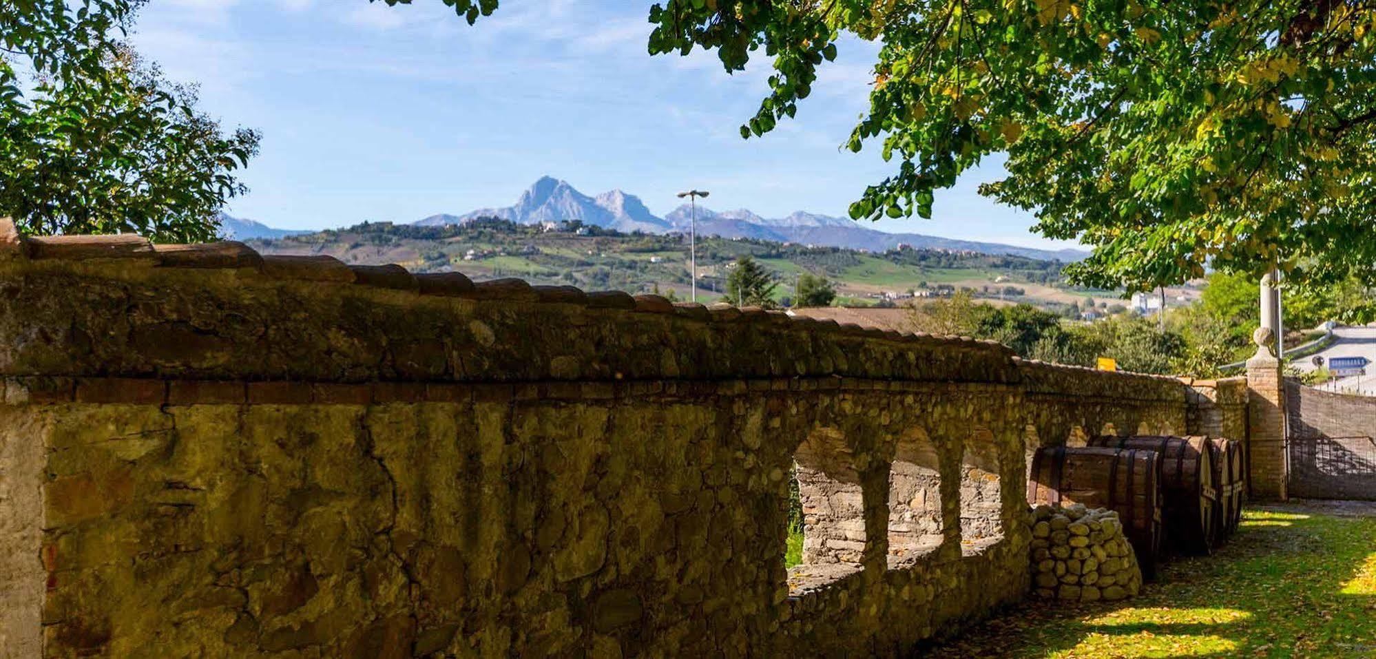 Corte Dei Tini Villa Vomano 外观 照片